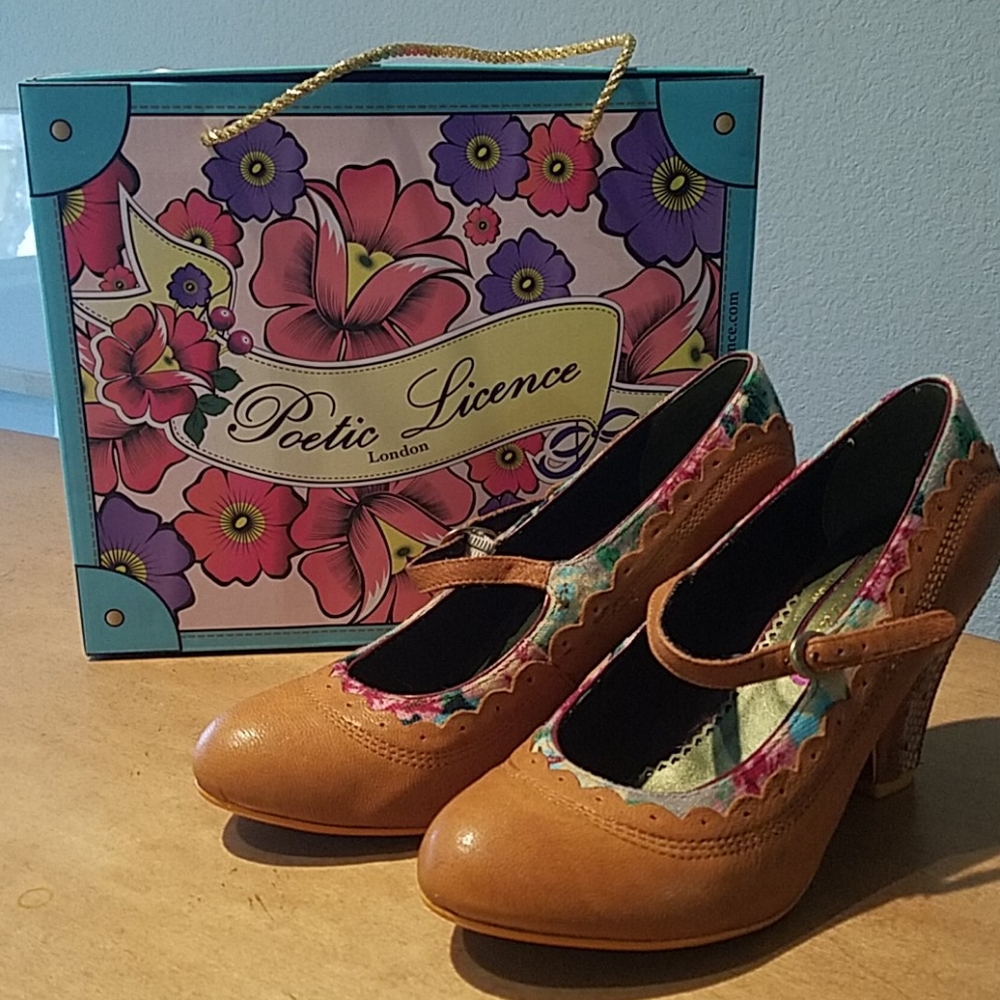 Poetic licence pumps